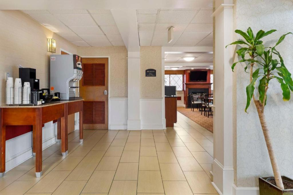 Best Western Plus The Inn At Sharon/Foxboro Exteriör bild